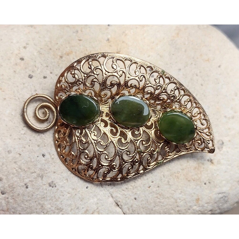 Vintage Nephrite Jade Stone Filigree Brooch Pin